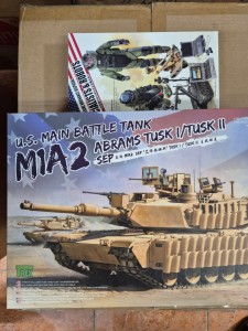 <font color=blue>1/35 M1A2+Specialist Super Sale</font>