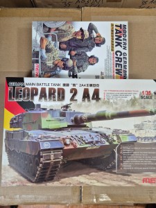 <font color=blue>1/35 Leopard 2A4+Tank Crew Super Sale</font>