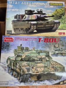 <font color=blue>1/35 T-80U_+ M1A1 Super Sale</font> 