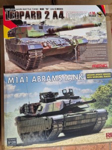 <font color=blue>1/35 Leopard 2A4_+ M1A1 Super Sale</font>