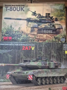<font color=blue>1/35 Leopard 2A7V_+ T-80UK Super Sale</font>