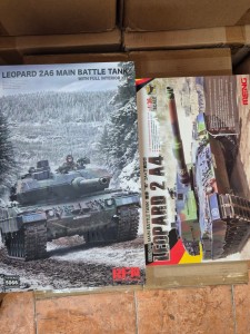 <font color=blue>1/35 Leopard 2A6 Full interior+ Leopard 2A4 Super Sale</font>