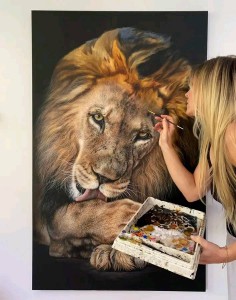 <font color=blue>  Artwork: Lion Oil painting w/ Wooden Frame,size A2 by 3 feet : Draw the picture as the customer wants