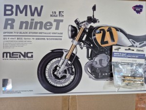 <font color=blue>1/9 BMW R-Nine Pre- Colored + <font color=red> Metal folk:Limited no. for Super Promotion Sale