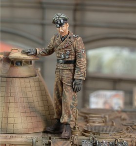 <font color=blue>1/35 SS Unterscharfiihrer, Made in Italy  Sale