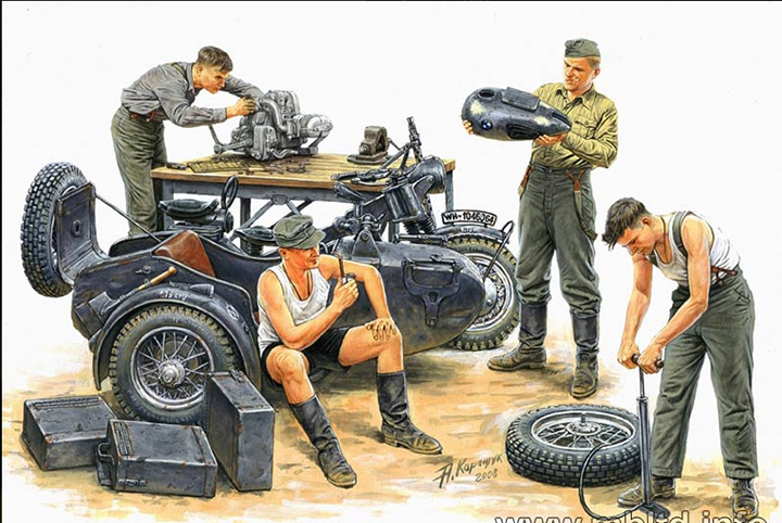 1/35 German Motorcycle Repair Crew