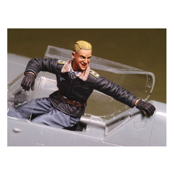 1/32 WWII Erich Hartmann, Free Shipping By Air