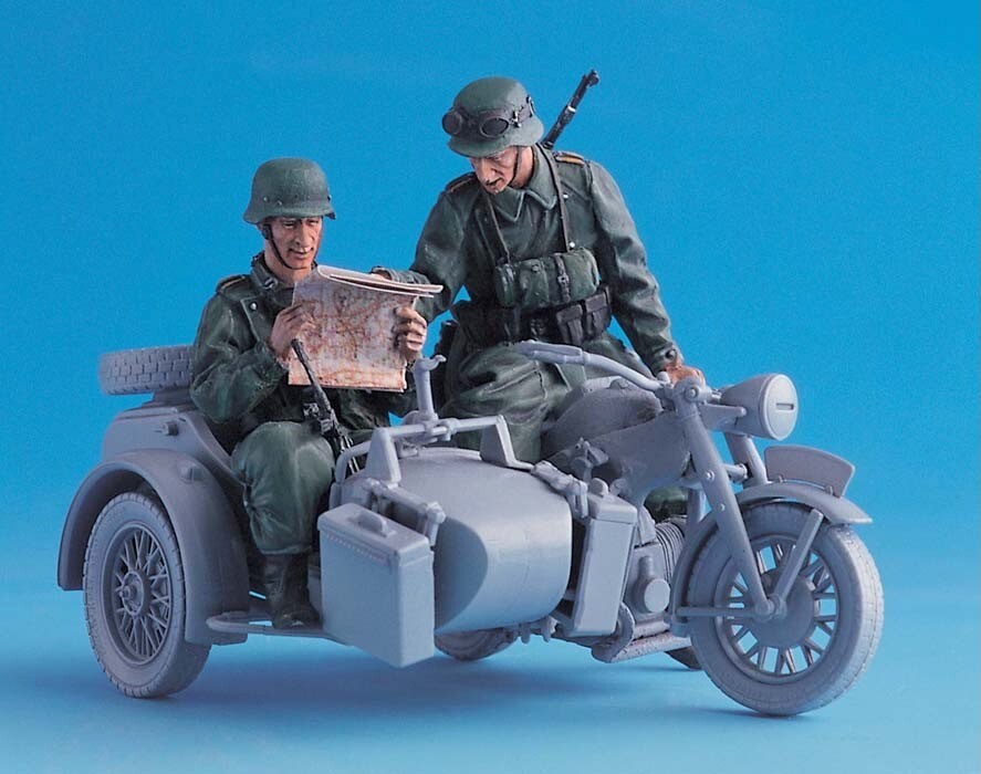 1/35 German Sidecar Team, Free Shipping By Air