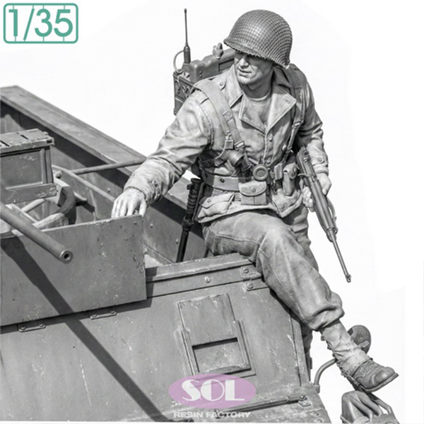 1/35 WWII U.S. Army Field Radio Operator, Free Shipping By Air